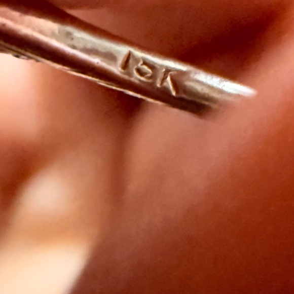 Art Deco from the 1920-30s
Antique 18kt white gold Women's Ring 7 1/2 has video - Picture 15 of 17